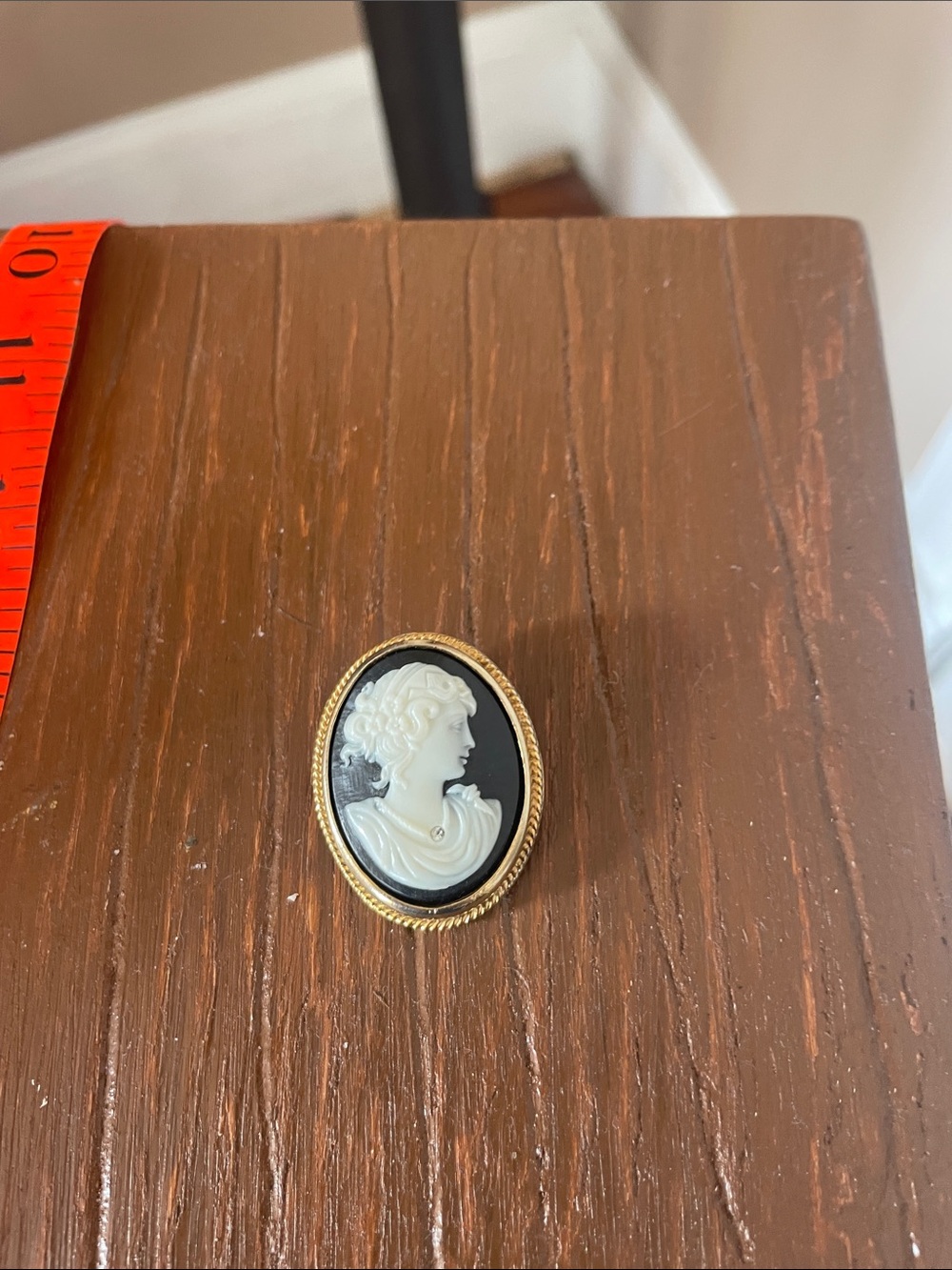 Avon Vintage Black and White Cameo Brooch - Pendant